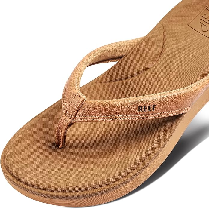 REEF Cushion Cloud Women's Flip Flop – Super Soft Molded Footbed, Arch Support, Lightweight Comfort, Natural