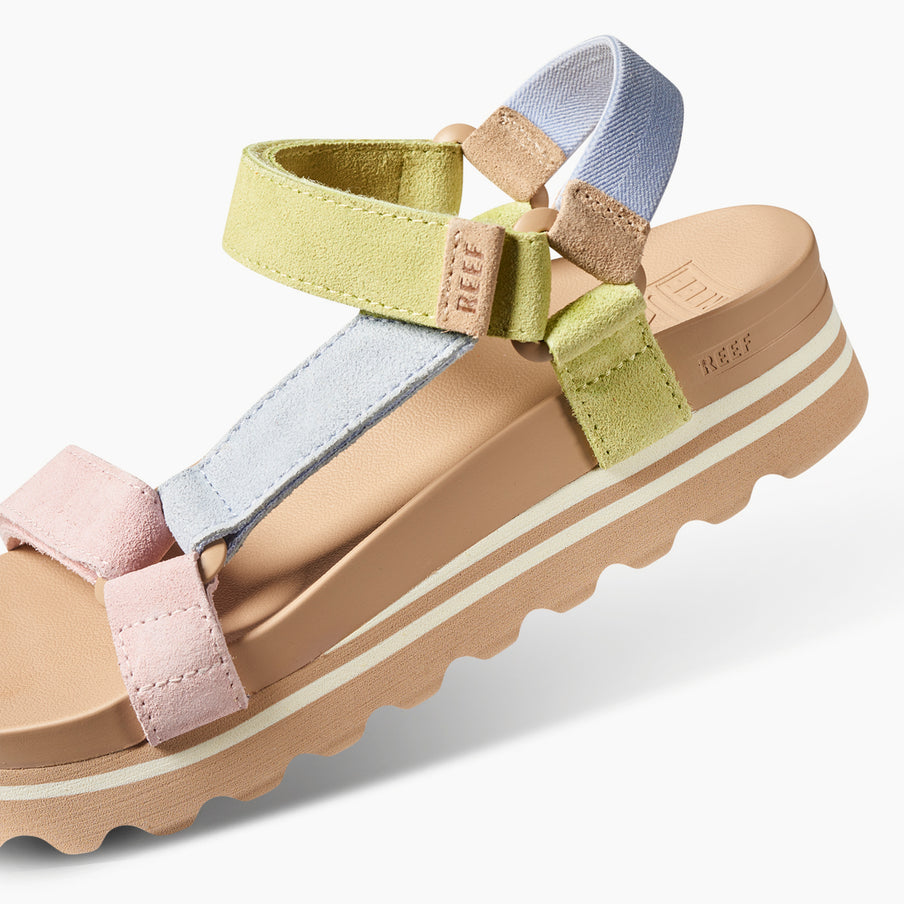 Reef Cushion Rem Hi Sandals – Women’s Platform Flip-Flops with Arch Support and Ultra-Soft Cushioning for All-Day Comfort