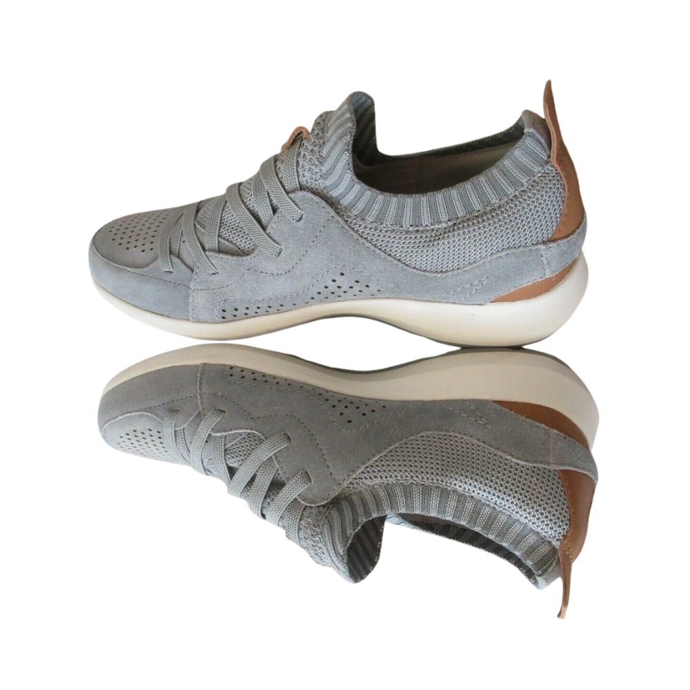 Earth Women’s Desire Flow Sneaker – Knit/Suede Light Blue
