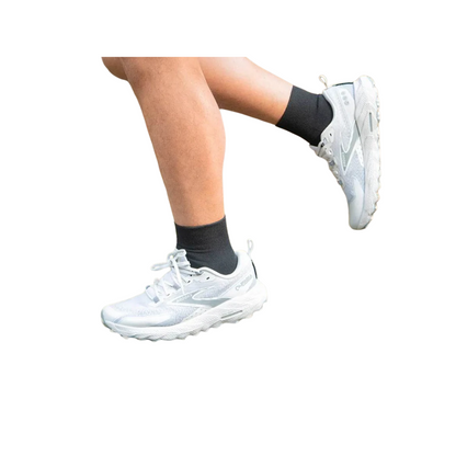 OS1st Wicked Comfort 1/4 Crew Socks Unisex White Cushioned Moisture Wicking