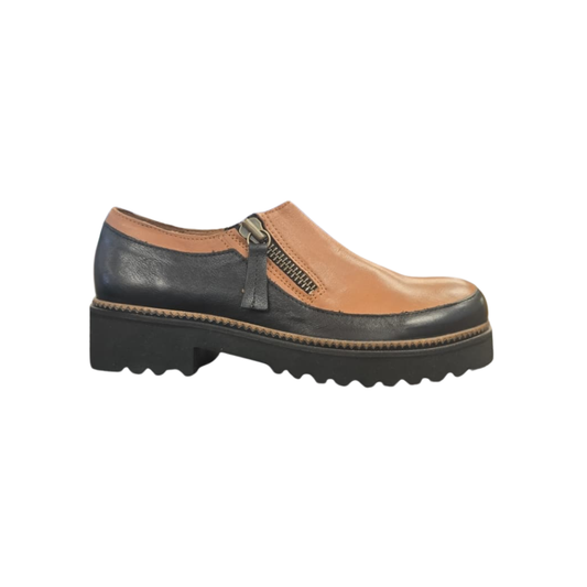 Bueno Amelia Women’s Zip Closure Leather Loafer Tan