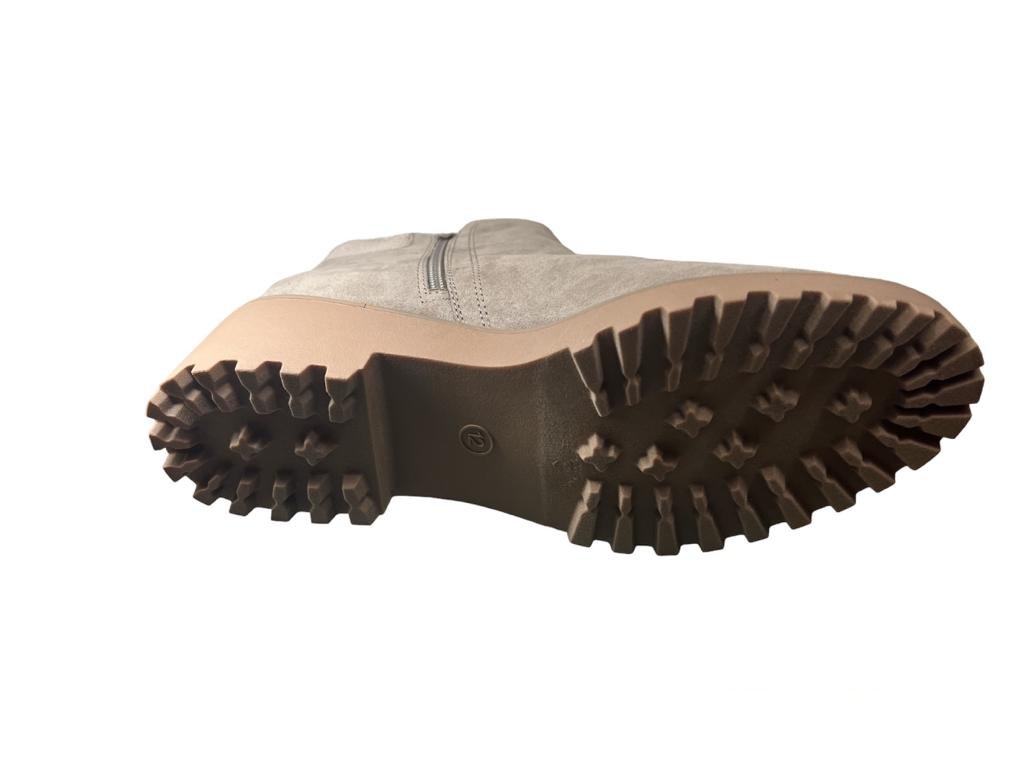 Universal Thread Women's Taci Pull-On Memory Foam Ankle Boots Taupe size 12