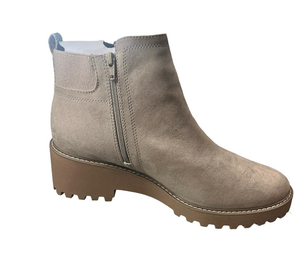Universal Thread Women's Taci Pull-On Memory Foam Ankle Boots Taupe size 12